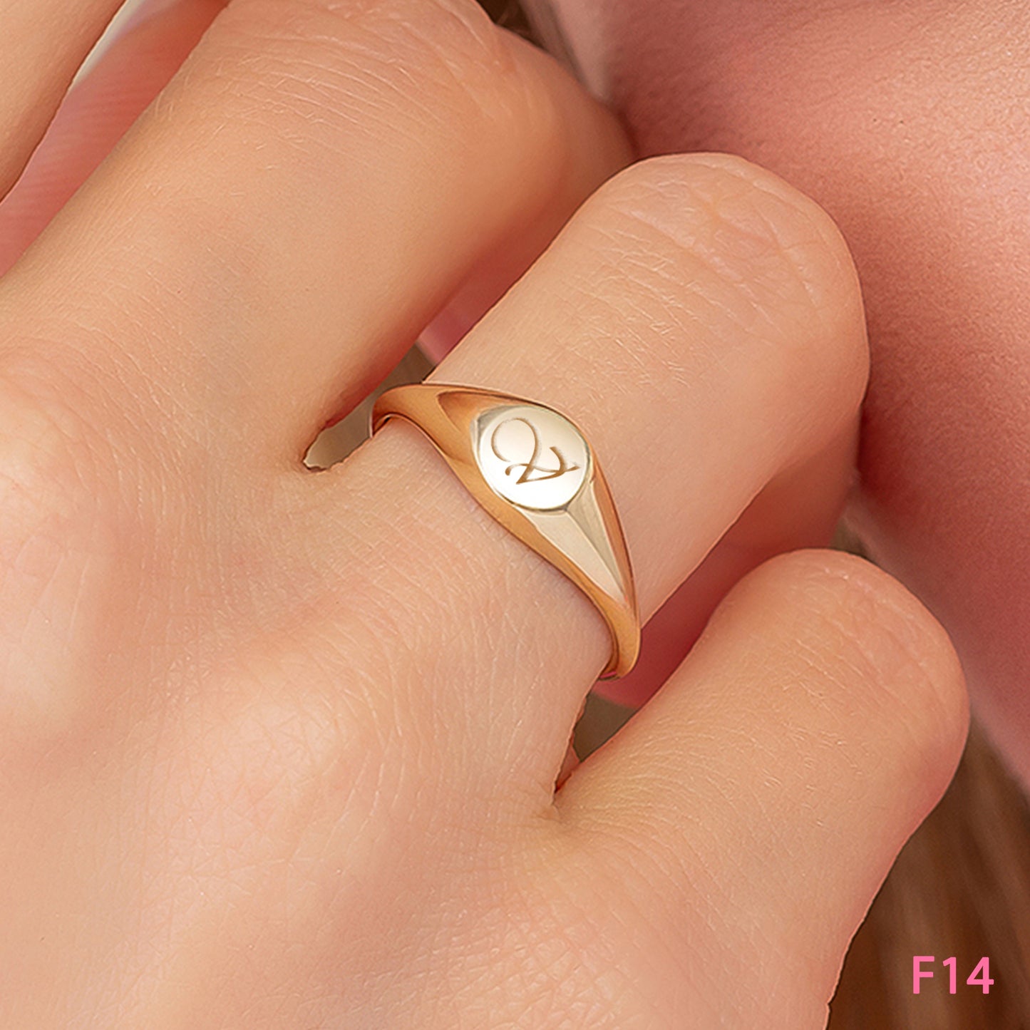 Circle 6mm Signet Engraved Flat Top Disc Band