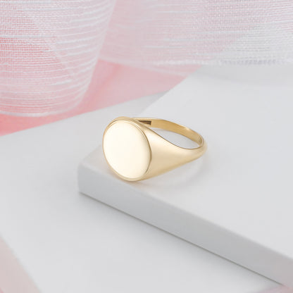 Circle 13mm Signet Engraved Flat Top Disc Band