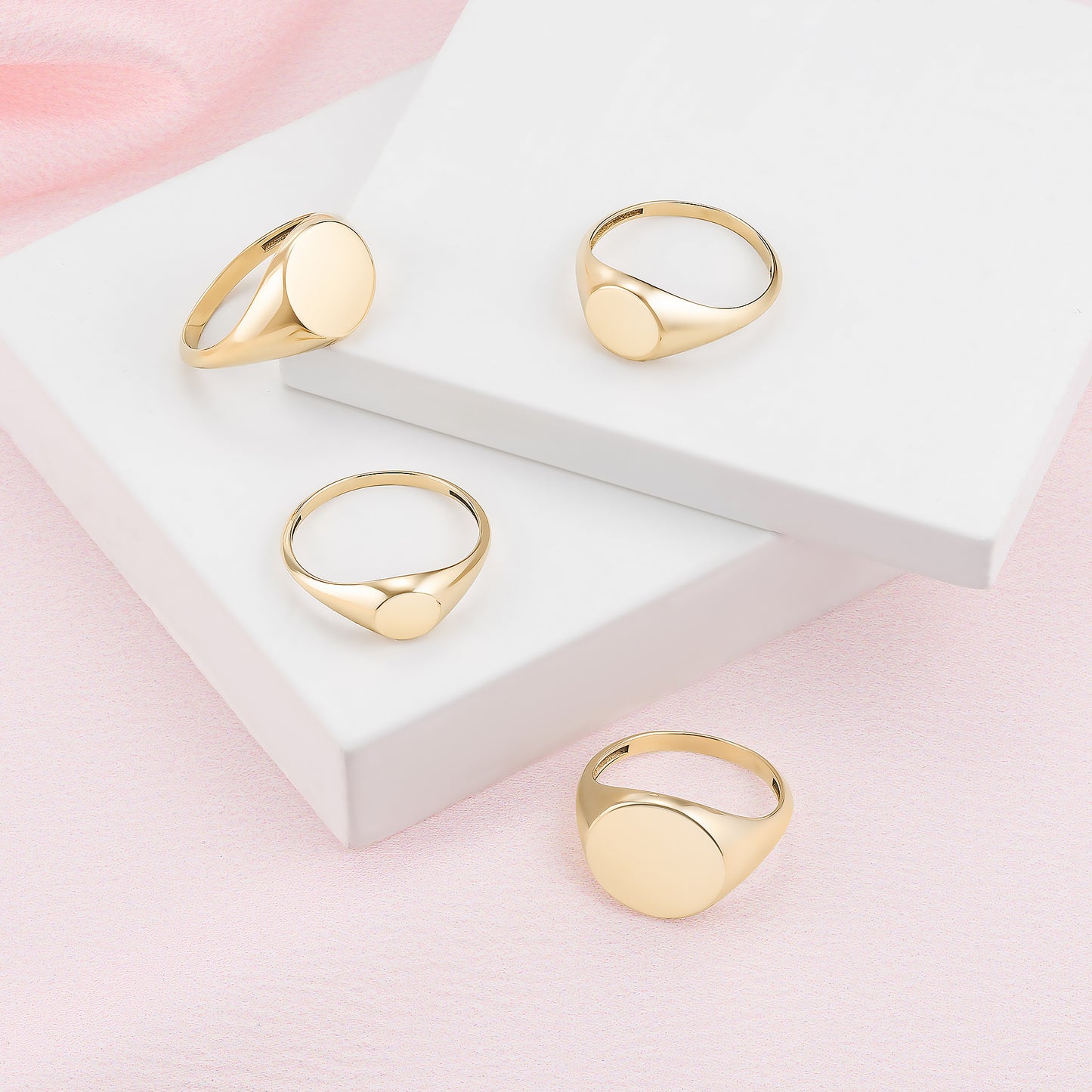 Circle 13mm Signet Engraved Flat Top Disc Band