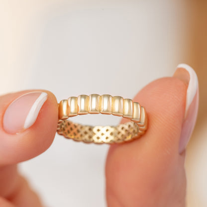 Chunky Fluted Cigar Solid Gold Band