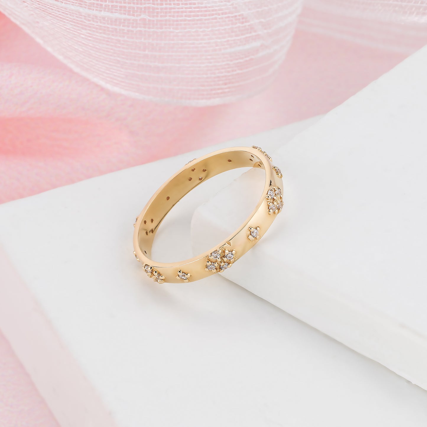 Scattered Diamond Cluster Wedding Band