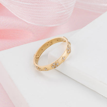 Scattered Diamond Cluster Wedding Band