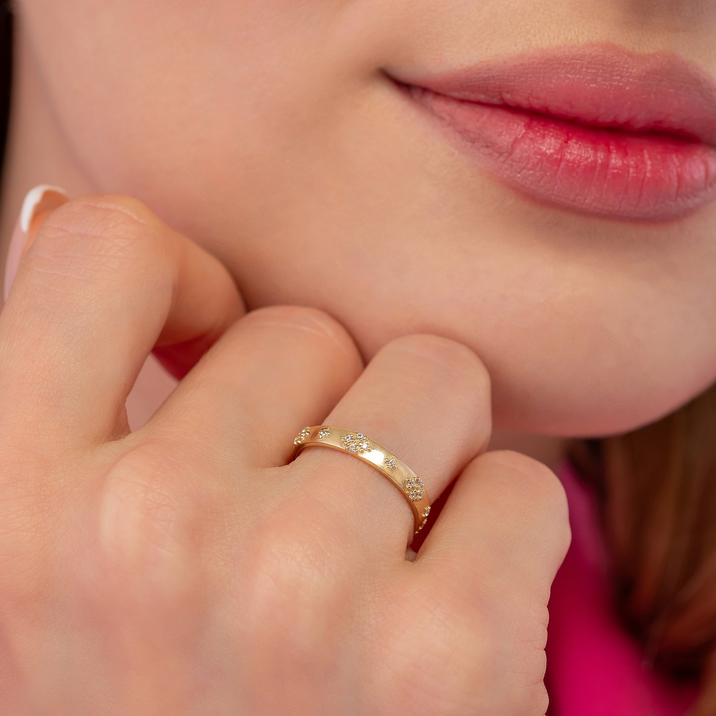 Scattered Diamond Cluster Wedding Band